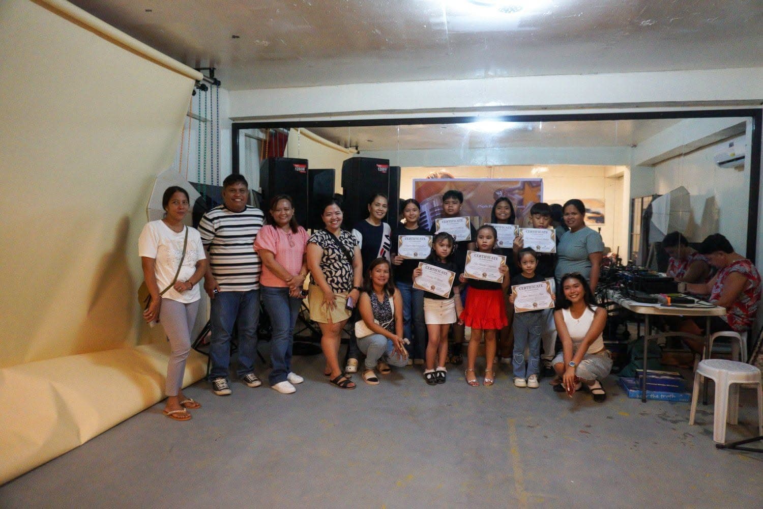 Jngels singing class session